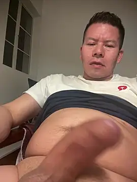 Manu0586 stripchat live cam model
