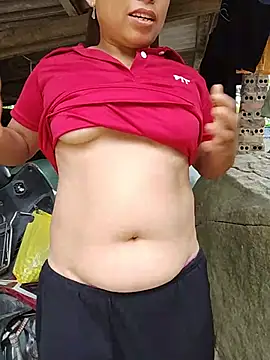 nami-2k stripchat live cam model