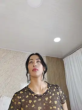 ImLauu stripchat live cam model