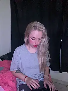 nathashabennethh stripchat live cam model