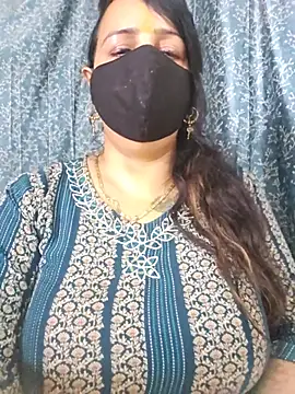 cute-tanvi stripchat live cam model