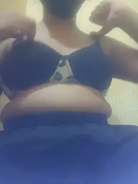 Hot_ruhi84 stripchat live cam model