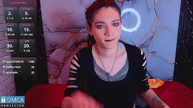 MaeveKuro stripchat live cam model