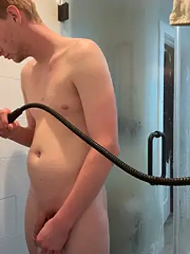 Novvikk88 stripchat live cam model
