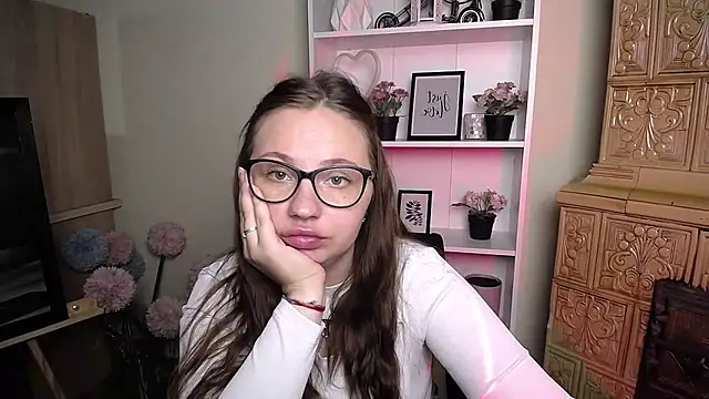 LiliaErmi stripchat live cam model