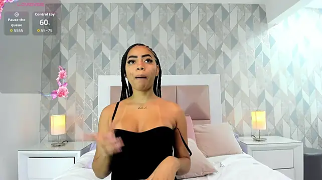 TyraKayne stripchat live cam model
