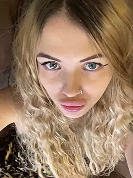 AnnaSpacey stripchat live cam model