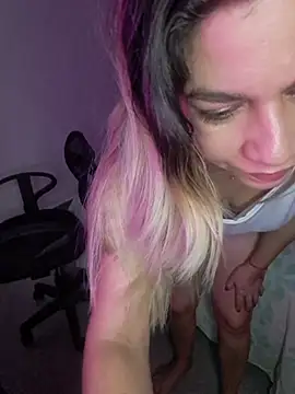Shanon520 stripchat live cam model