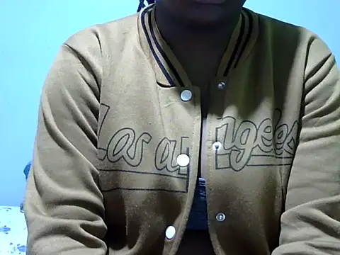 prettydomina1 stripchat live cam model