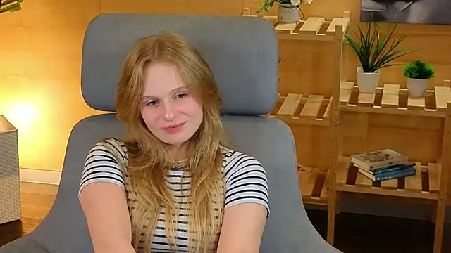 PenniBono stripchat live cam model