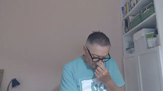 YOU6me stripchat live cam model