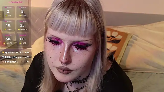 MilkMeSoftly stripchat live cam model