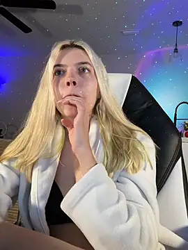Rainsworld420 stripchat live cam model