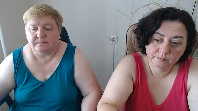 Lindy-Jeanie stripchat live cam model