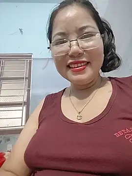 -Titihan- stripchat live cam model
