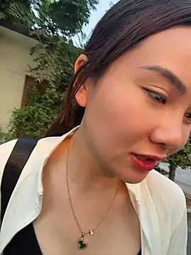 Yanyan-918 stripchat live cam model