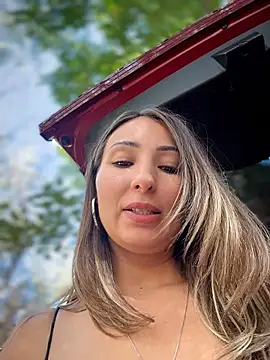 Wonder_Kari stripchat live cam model