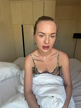 ElenaRebelle stripchat live cam model