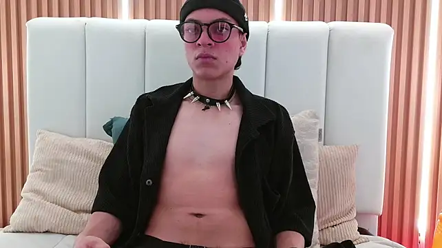 Hell_Boy_06 stripchat live cam model
