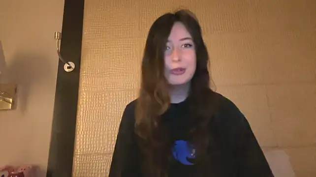 ashisscene stripchat live cam model