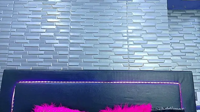 SeraphynLuxora stripchat live cam model