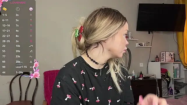 miafruit stripchat live cam model