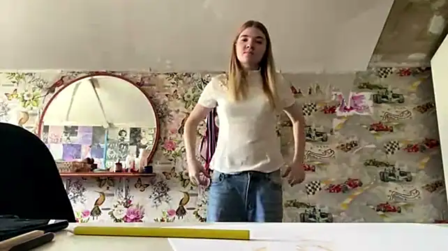 VerdaGormly stripchat live cam model