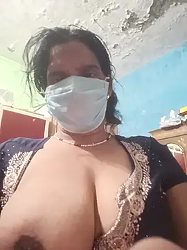 AadikiAunty stripchat live cam model