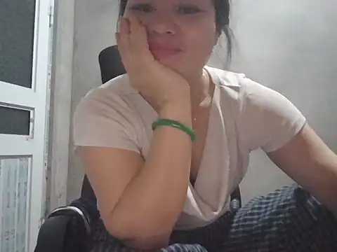 Mami_wow stripchat live cam model