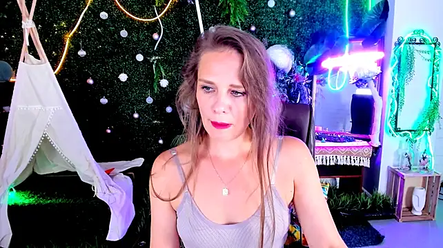 EmiliaBedy stripchat live cam model