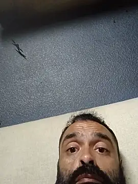 Clu83 stripchat live cam model