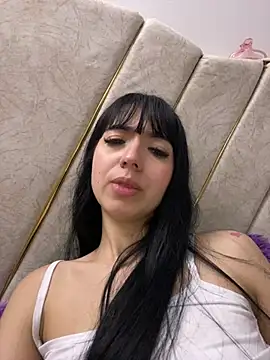 JeyLuxx stripchat live cam model