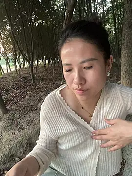 May1-Xi stripchat live cam model