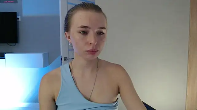 Emily_Hartt stripchat live cam model