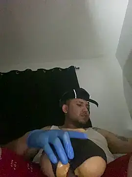 GusanoDelicioso stripchat live cam model