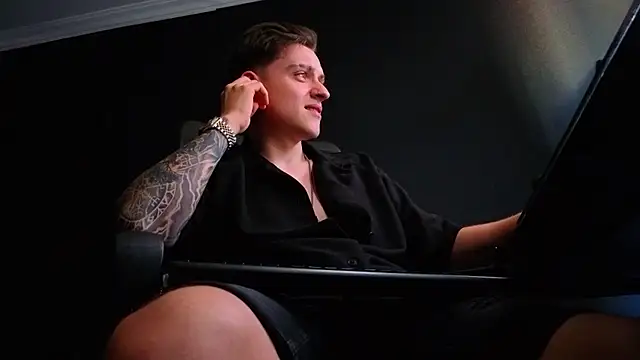 FelixStarkk stripchat live cam model