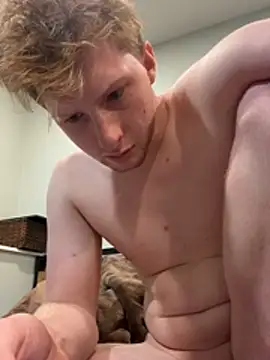 Novvikk88 stripchat live cam model