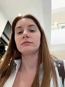 FReyja_44 stripchat live cam model