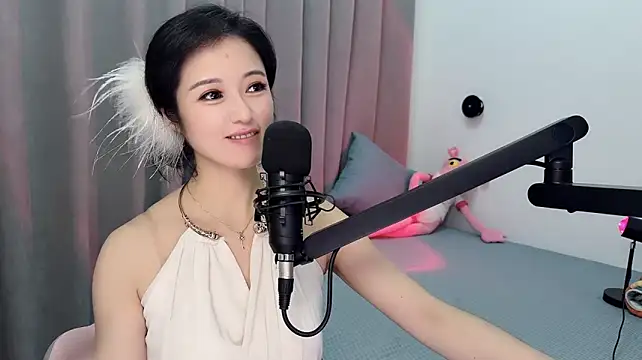 Momo-Wow stripchat live cam model