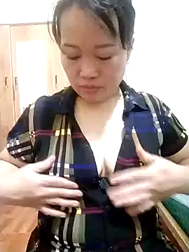 SYA-BIG01 stripchat live cam model