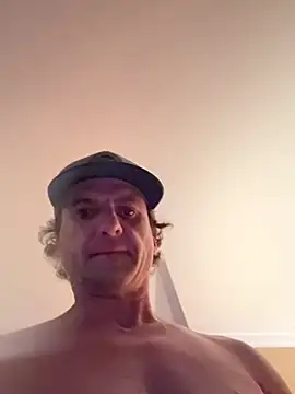 RattledGarbage stripchat live cam model