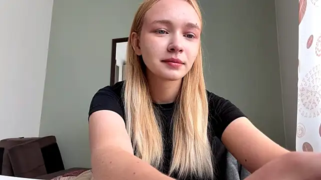 LovelyLisy stripchat live cam model