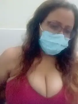 hey-julie stripchat live cam model