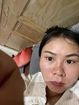 TiniPeach stripchat live cam model