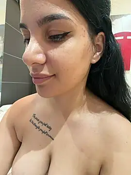 Samira30 stripchat live cam model