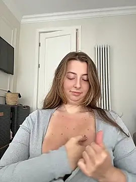 curvyflawless stripchat live cam model
