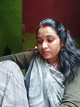 Cut_pooja825 stripchat live cam model