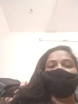 Reema-sharma123 stripchat live cam model