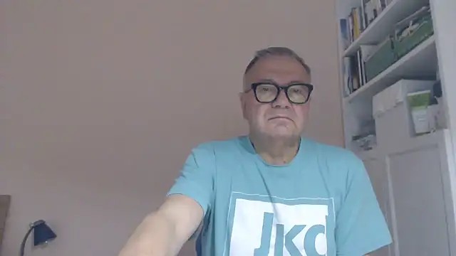 YOU6me stripchat live cam model