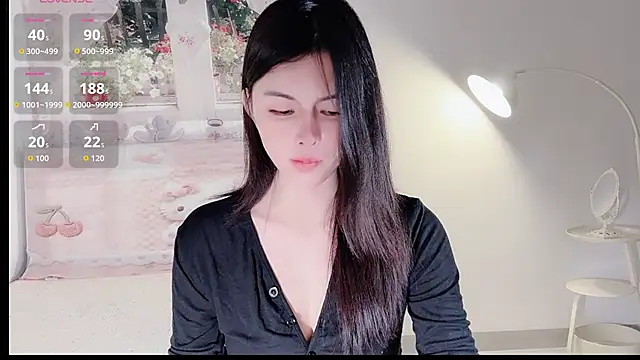 lvy-w stripchat live cam model